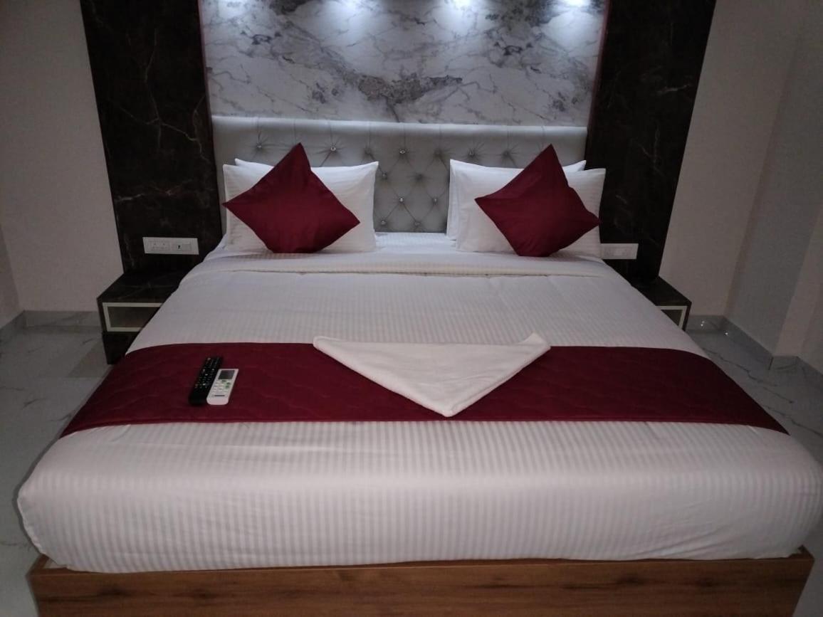 Attibele Mayuri Residency Hotel מראה חיצוני תמונה