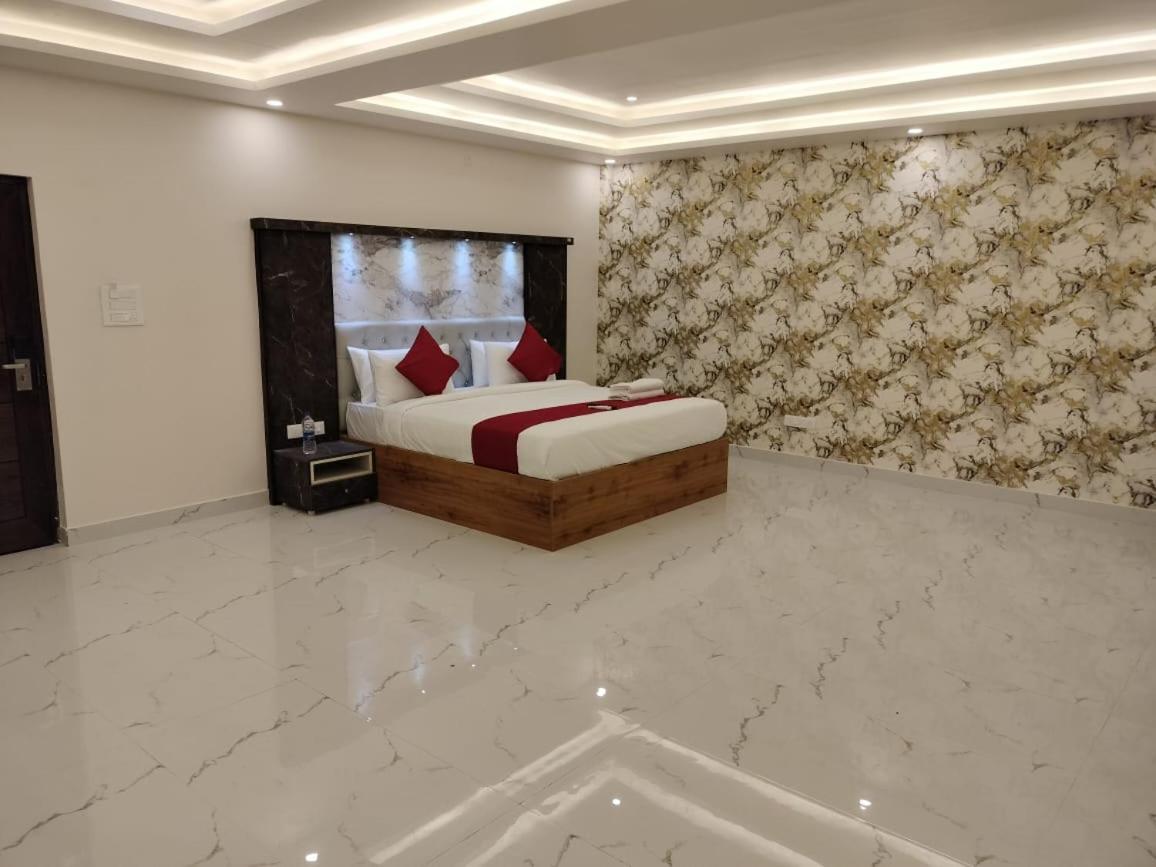 Attibele Mayuri Residency Hotel מראה חיצוני תמונה