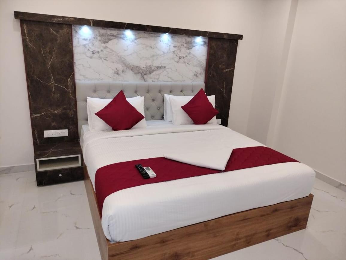 Attibele Mayuri Residency Hotel מראה חיצוני תמונה