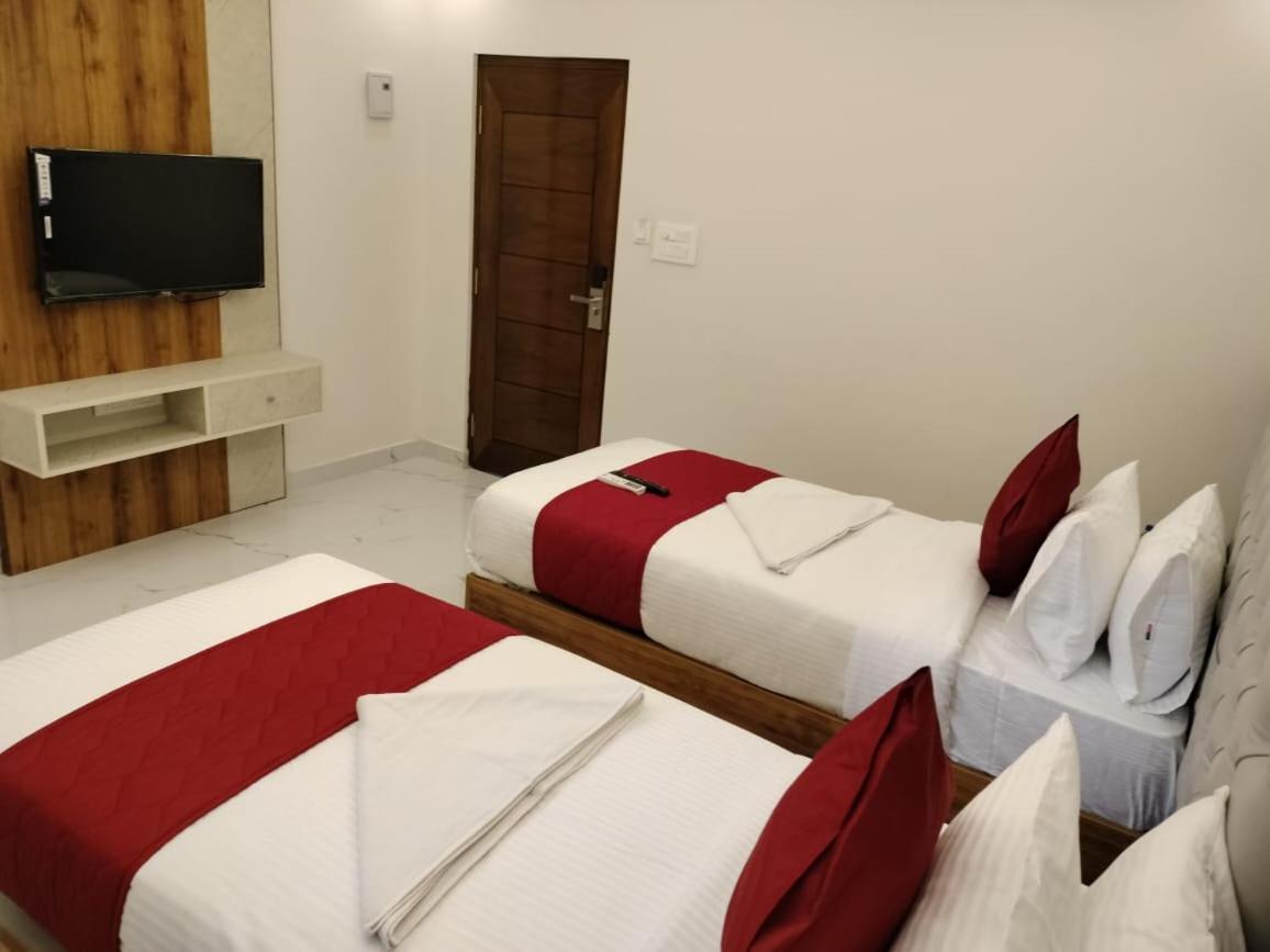 Attibele Mayuri Residency Hotel מראה חיצוני תמונה