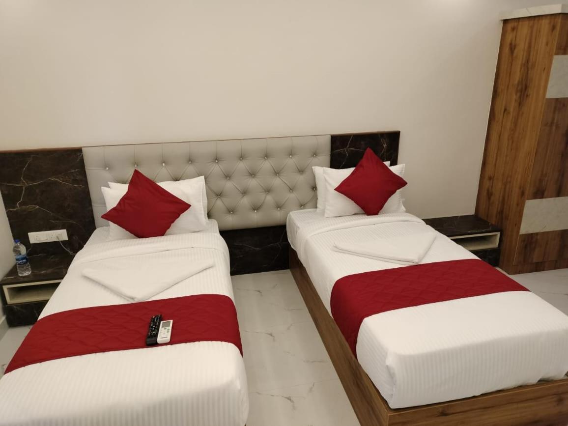 Attibele Mayuri Residency Hotel מראה חיצוני תמונה