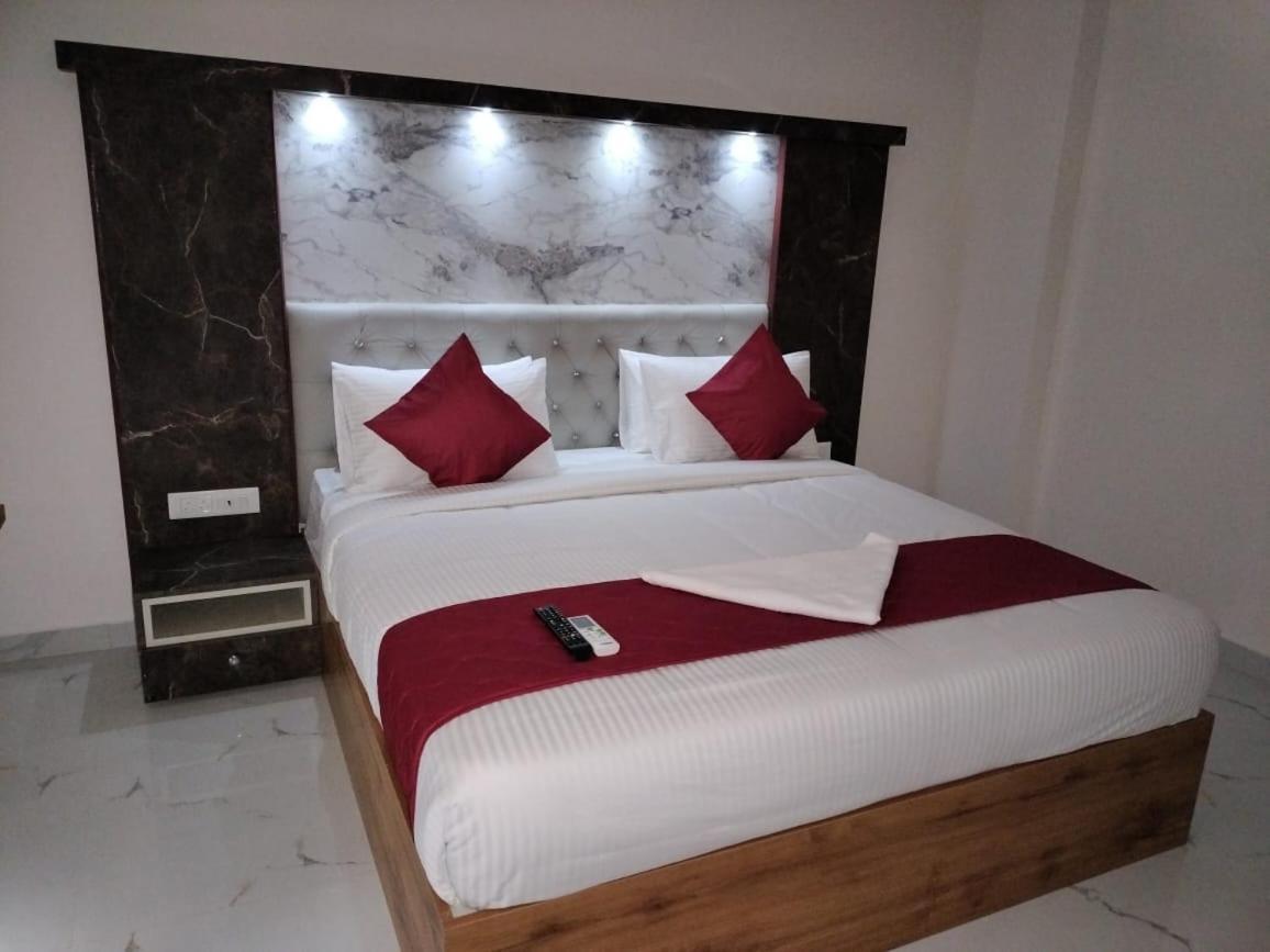Attibele Mayuri Residency Hotel מראה חיצוני תמונה